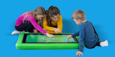 tablet táctil interactiva con juegos